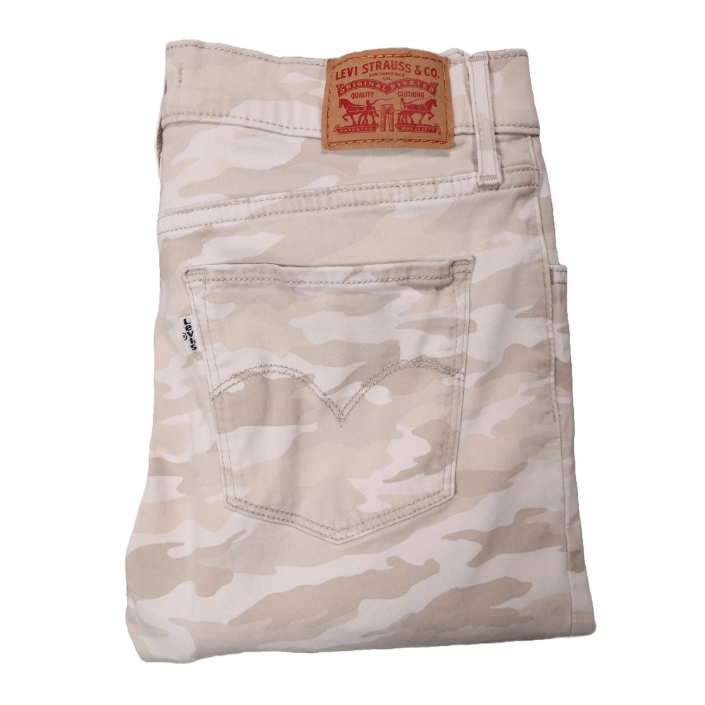 Levi's Women's Ankle & Cropped Jeans - Beige Camo